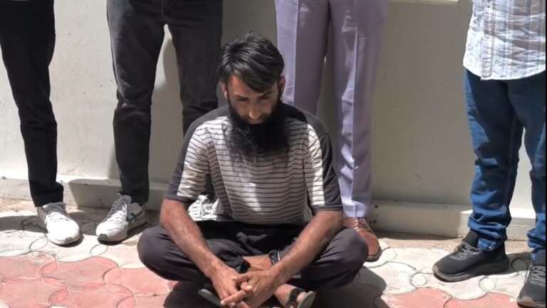 गुजरात में बैठकर आतंकी संगठन ISIS का प्रचार कर रहा था ईशा, पुलिस ने पकड़ा तो फोन में मिलीं हैरान करने वाली चीजें